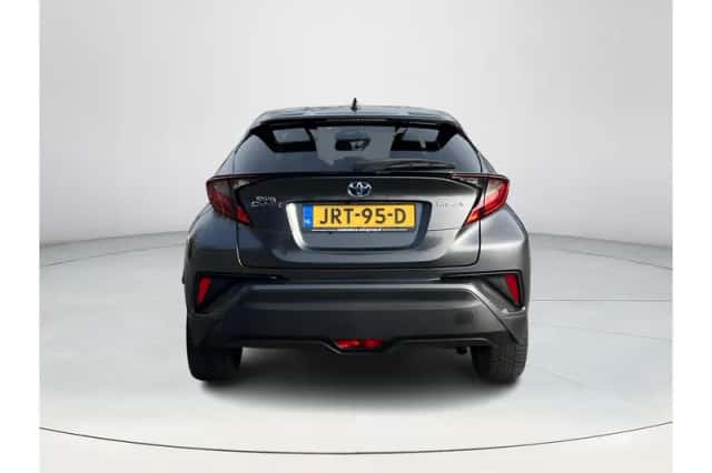 Toyota C-HR (2023) thumbnail 4