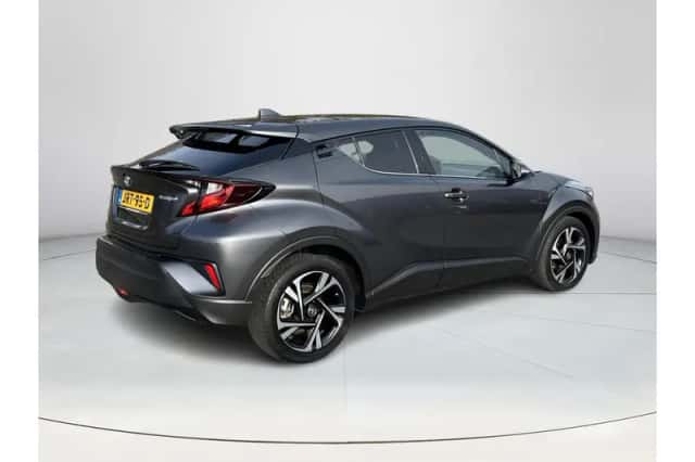 Toyota C-HR (2023) thumbnail 5