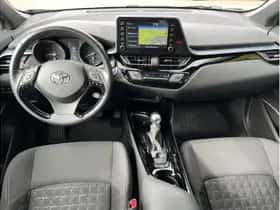 Toyota C-HR (2022) thumbnail 14