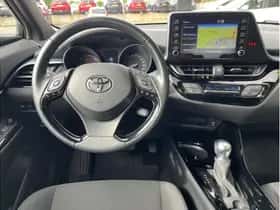 Toyota C-HR (2022) thumbnail 15
