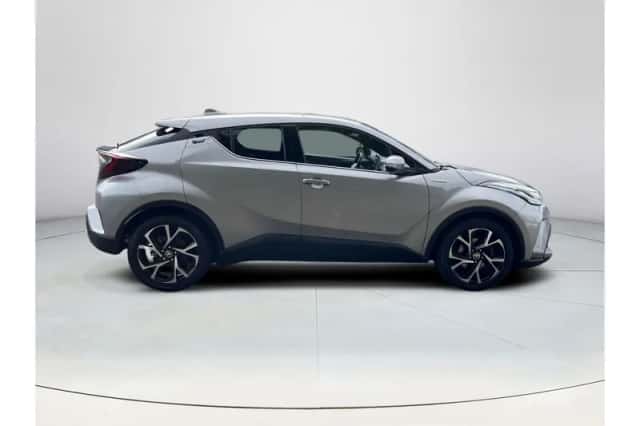 Toyota C-HR (2022) thumbnail 6