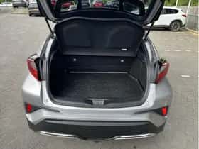 Toyota C-HR (2022) thumbnail 9