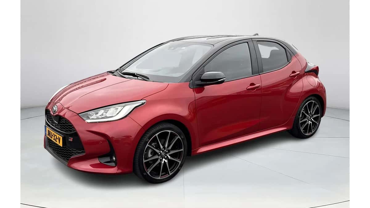 Toyota Yaris (2022) — foto 1