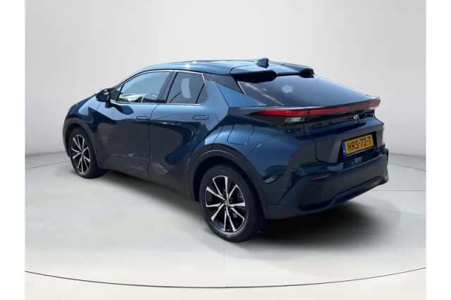 Toyota C-HR (2025) thumbnail 3