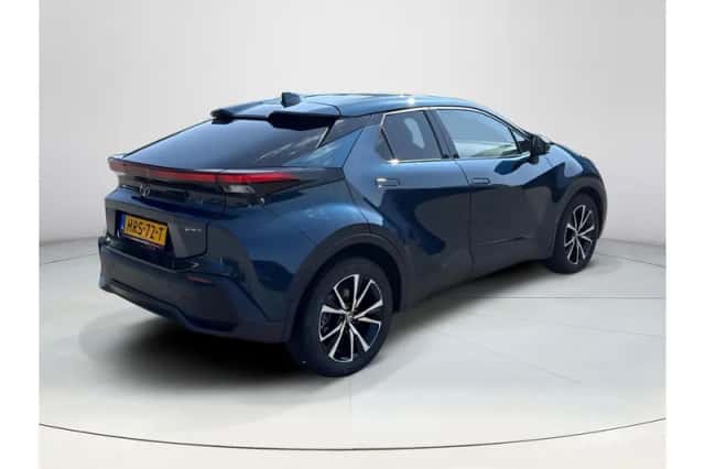 Toyota C-HR (2025) thumbnail 5