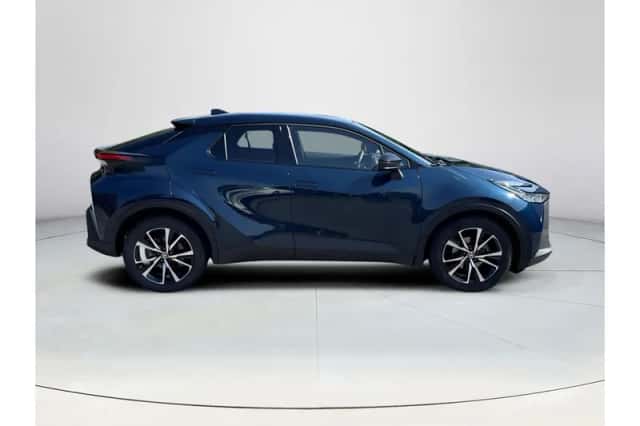 Toyota C-HR (2025) thumbnail 6