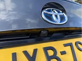 Toyota C-HR (2023) thumbnail 11