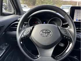 Toyota C-HR (2023) thumbnail 16