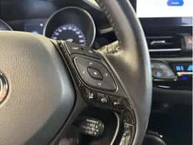 Toyota C-HR (2023) thumbnail 23
