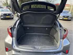 Toyota C-HR (2023) thumbnail 10