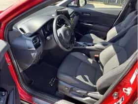 Toyota C-HR (2023) thumbnail 12