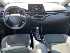 Toyota C-HR (2023) thumbnail 14