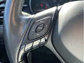 Toyota C-HR (2023) thumbnail 23