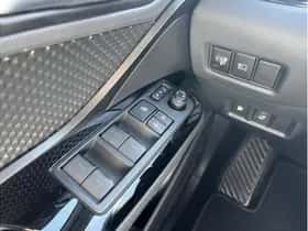Toyota C-HR (2023) thumbnail 27