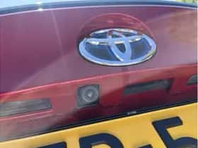 Toyota C-HR (2023) thumbnail 10