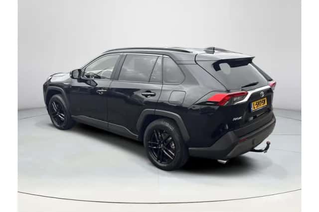 Toyota RAV4 (2021) thumbnail 3