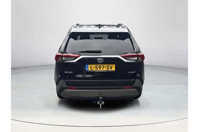 Toyota RAV4 (2021) thumbnail 4