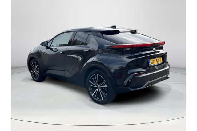 Toyota C-HR (2025) thumbnail 3