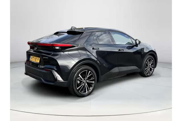 Toyota C-HR (2025) thumbnail 5