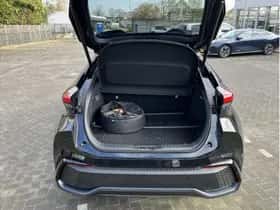 Toyota C-HR (2025) thumbnail 9