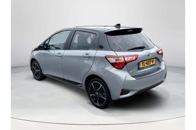 Toyota Yaris (2018) thumbnail 3