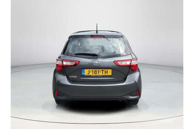 Toyota Yaris (2020) thumbnail 4