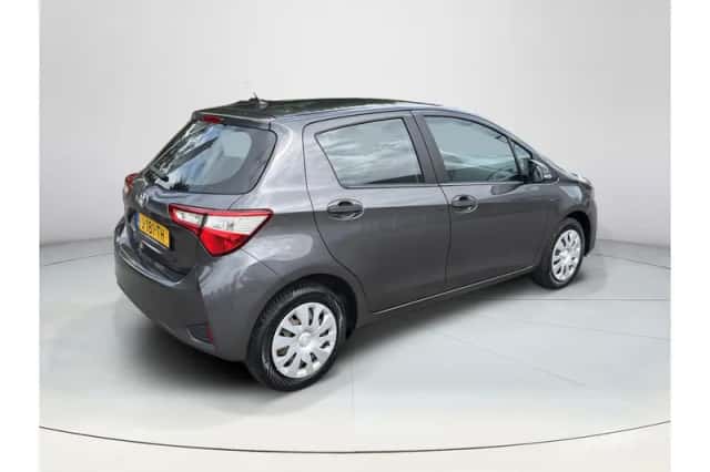 Toyota Yaris (2020) thumbnail 5