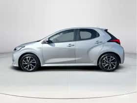 Toyota Yaris (2021) thumbnail 2
