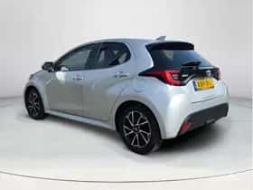 Toyota Yaris (2021) thumbnail 3