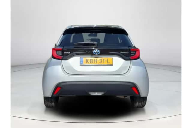 Toyota Yaris (2021) thumbnail 4