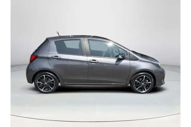 Toyota Yaris (2017) thumbnail 6