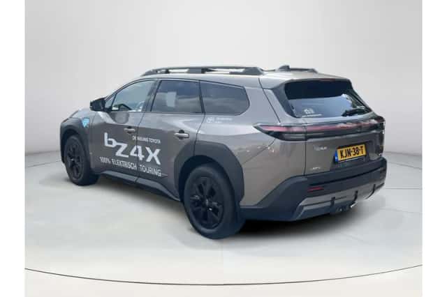 Toyota bZ4X (2026) thumbnail 3