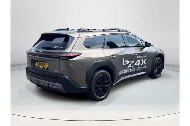 Toyota bZ4X (2026) thumbnail 5