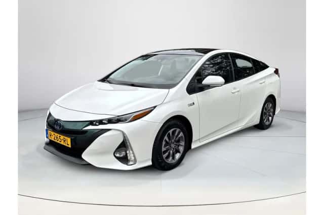 Toyota Prius (2018) thumbnail 1