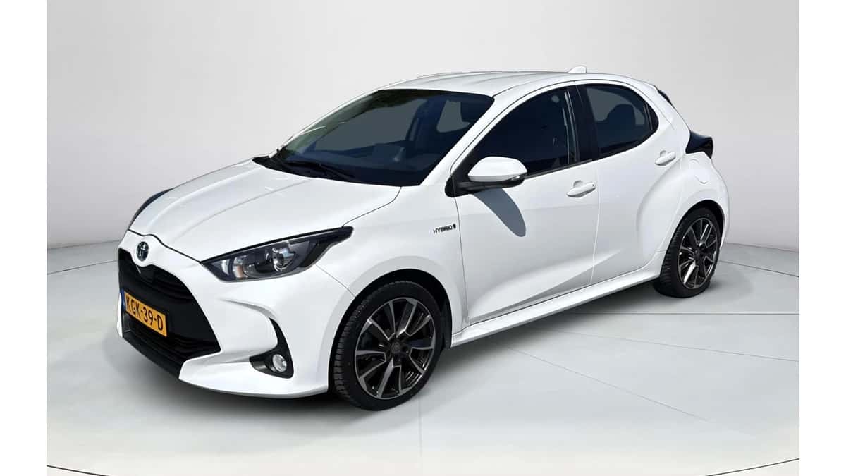 Toyota Yaris (2021) — foto 1