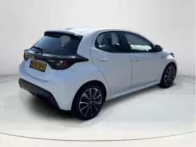 Toyota Yaris (2021) thumbnail 5