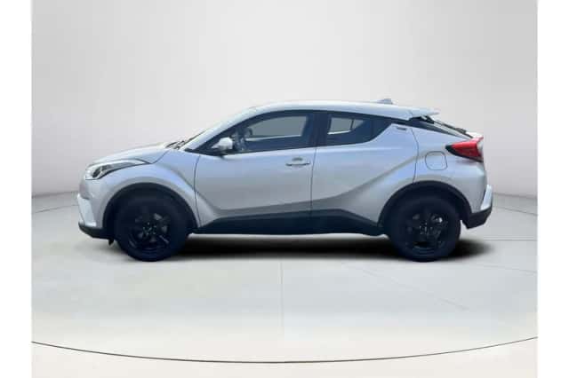Toyota C-HR (2019) thumbnail 2