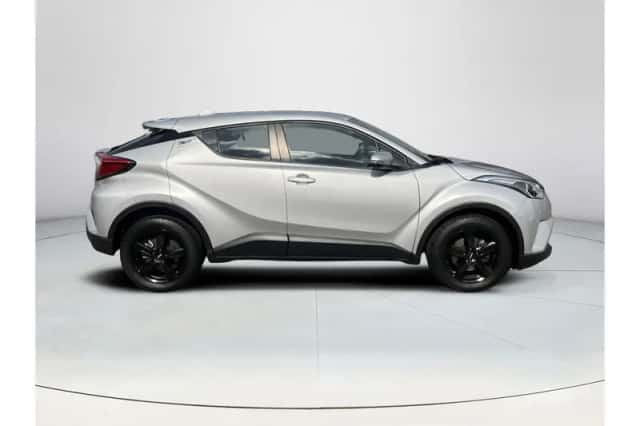 Toyota C-HR (2019) thumbnail 6