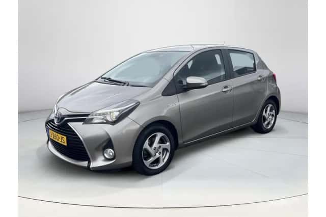 Toyota Yaris (2015) thumbnail 1