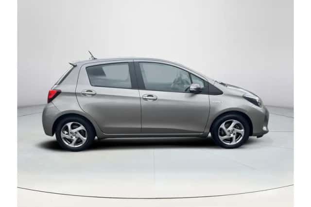 Toyota Yaris (2015) thumbnail 6