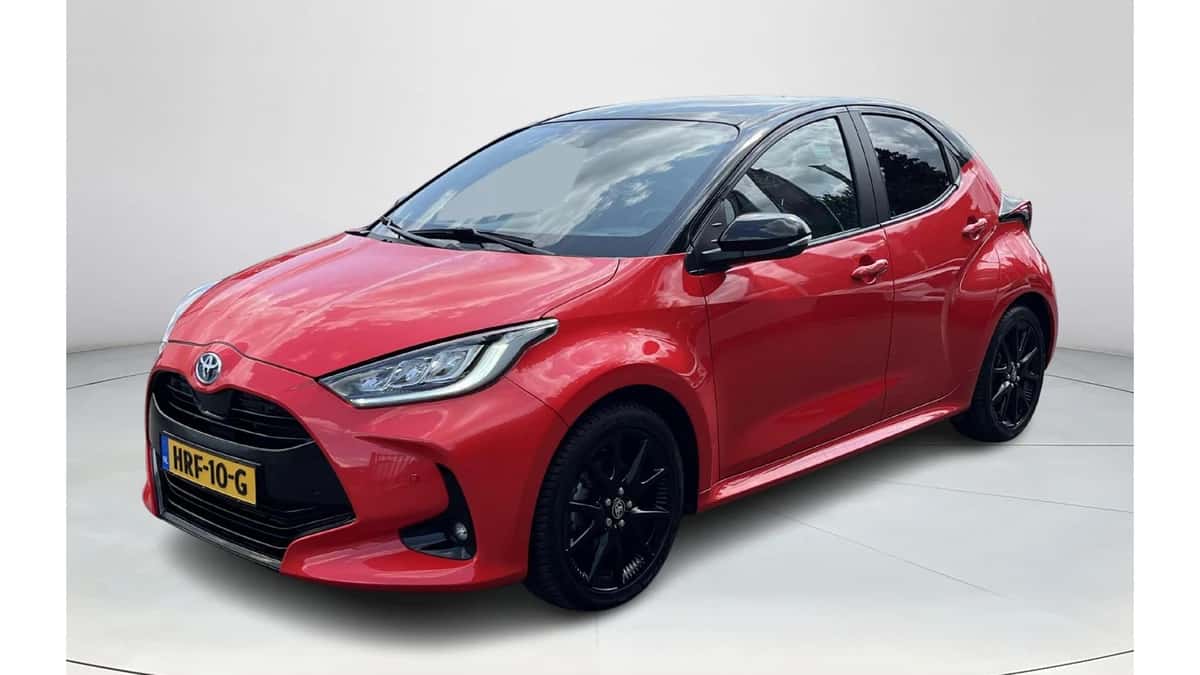 Toyota Yaris (2023) — foto 1