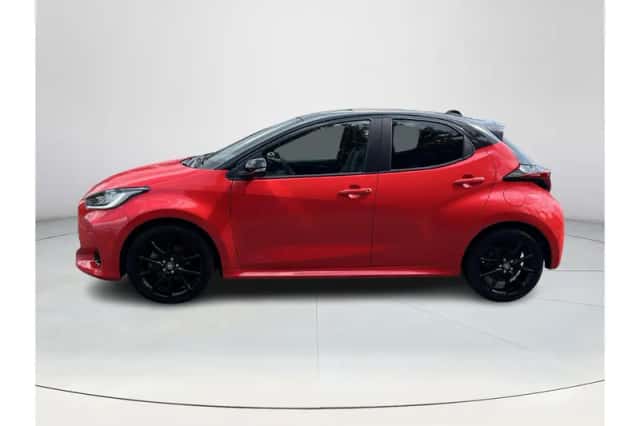 Toyota Yaris (2023) thumbnail 2
