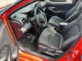 Toyota Yaris (2023) thumbnail 12