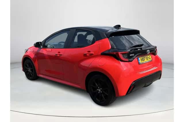 Toyota Yaris (2023) thumbnail 3