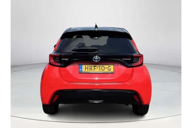 Toyota Yaris (2023) thumbnail 4