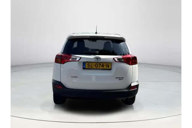 Toyota RAV4 (2014) thumbnail 4