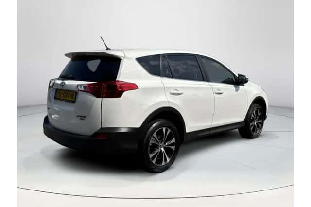 Toyota RAV4 (2014) thumbnail 5