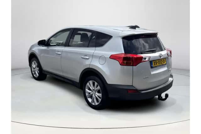 Toyota RAV4 (2013) thumbnail 3