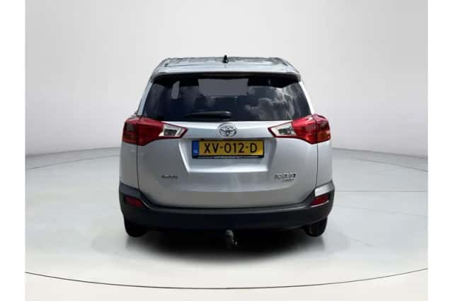 Toyota RAV4 (2013) thumbnail 4