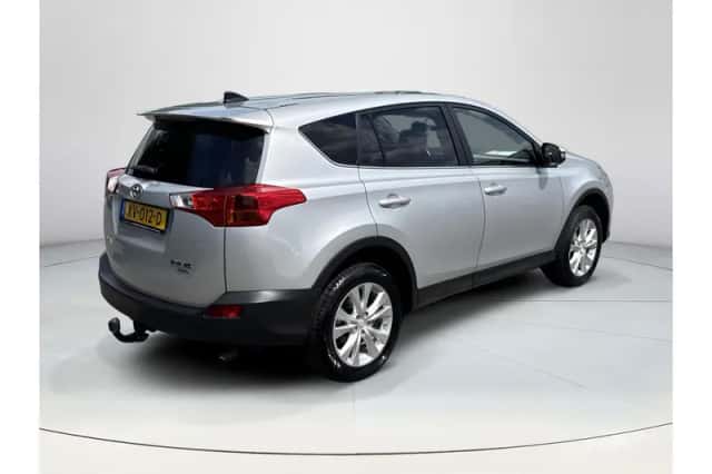 Toyota RAV4 (2013) thumbnail 5